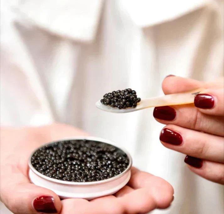 Caviar Beluga: Ce Este, De Ce Este Cel Mai Scump și Cum Îl Recunoști
