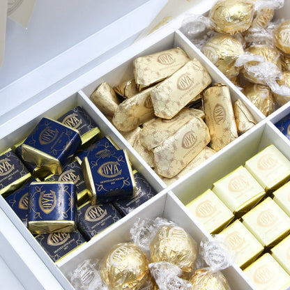 Selecție de Ciocolată în Cutie de Lemn